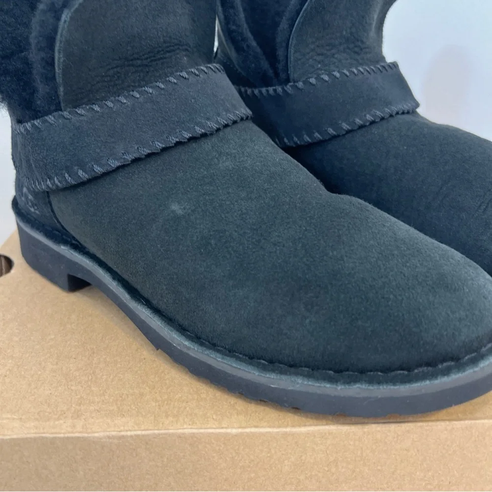 UGG Mckay Black Suede Sheepskin‎ Ankle Boots Booties